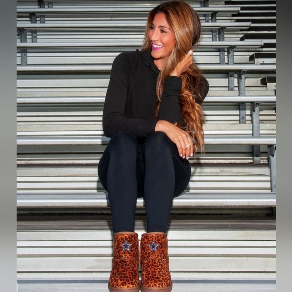Officially Licensed NFL DALLAS COWBOYS Women's Leopard Bling Boot Size 7… - Picture 2 of 9